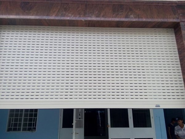 cua-cuon-alpha-door.jpg