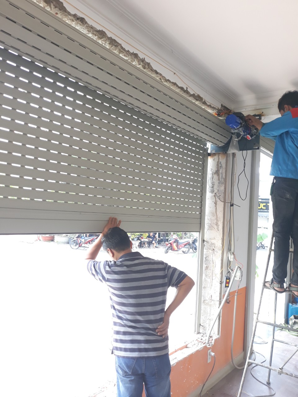 ưu đãi khi lắp cửa cuốn tại sa đéc của công ty ALPHA DOOR