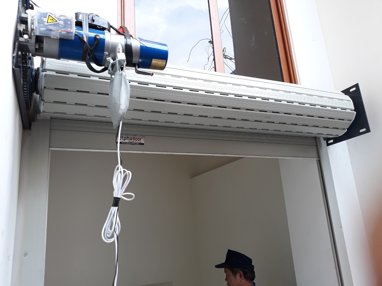 cửa cuốn tự động an toàn