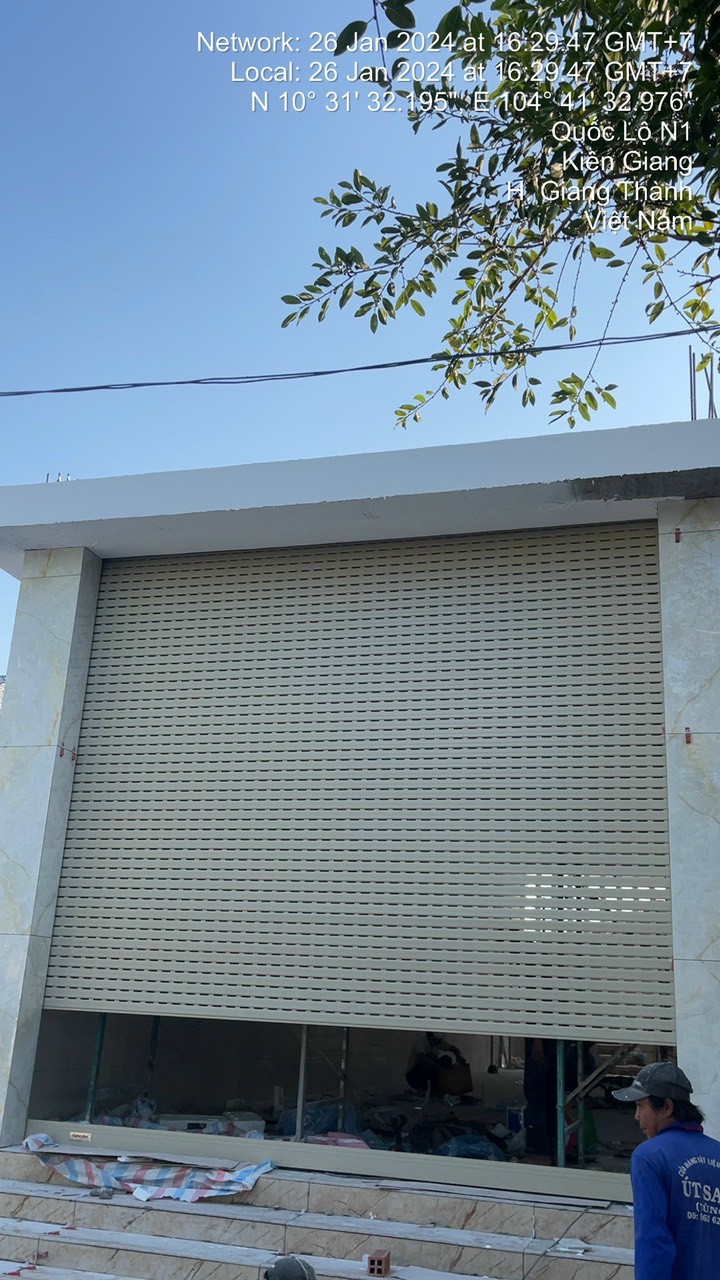 cửa cuốn đức ô thoáng cửa cuốn lỗ thoáng