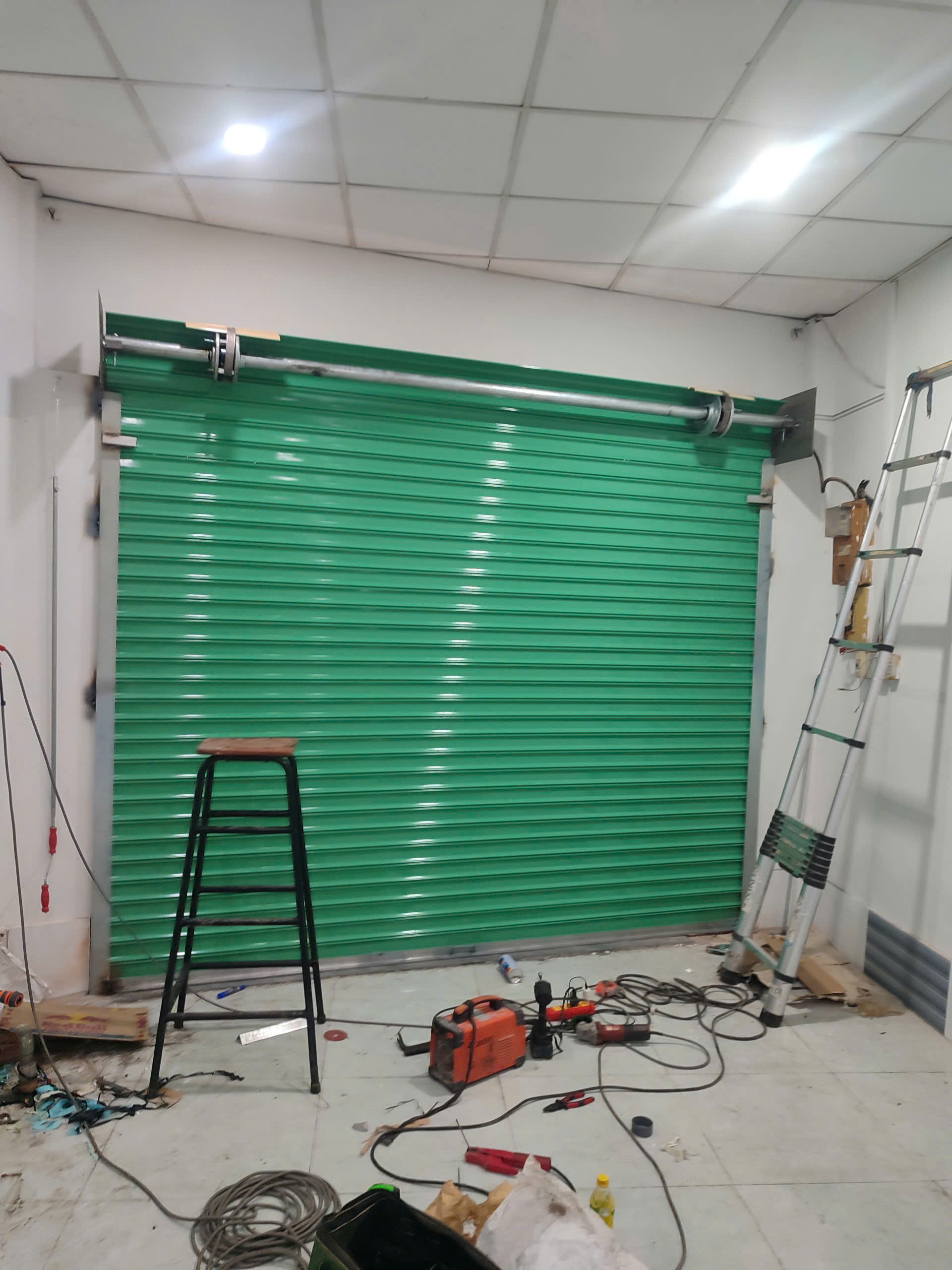 lắp đặt cửa cuốn tại đường trường chinh