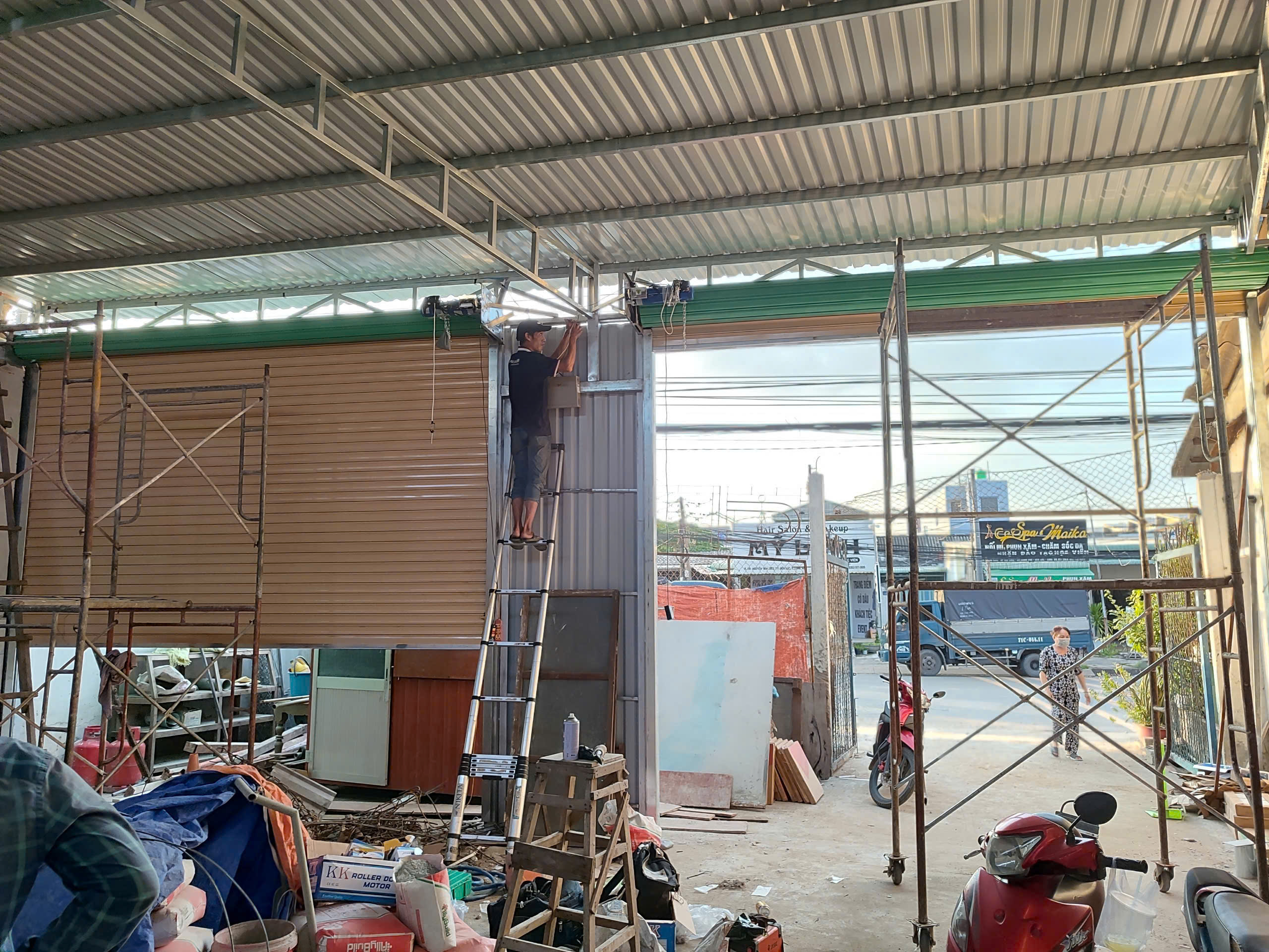 lắp đặt cửa cuốn tân kỳ tân quý