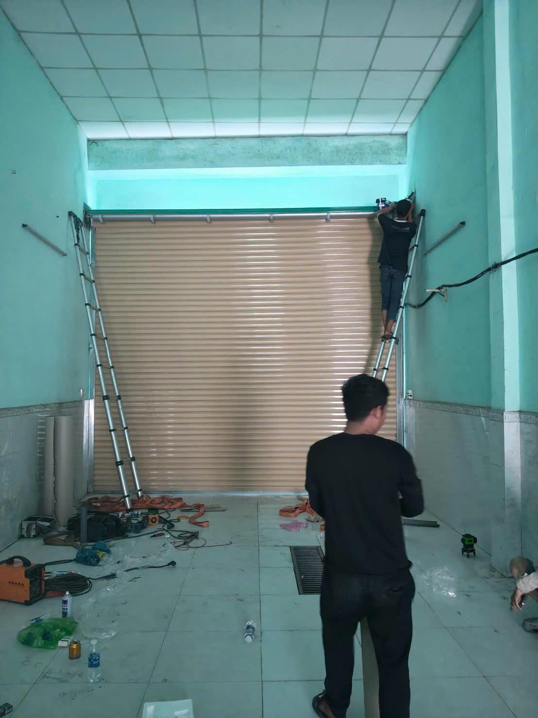 cửa cuốn hậu nghĩa