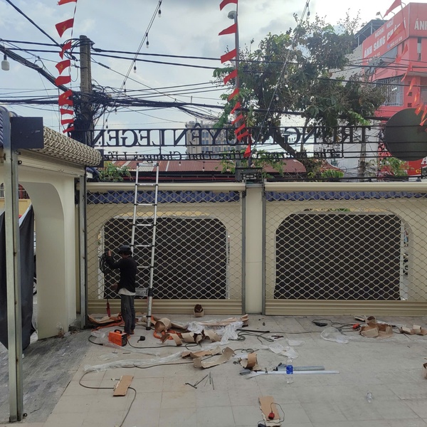 Cửa Cuốn Lưới Mắc Võng Sơn Tĩnh Điện