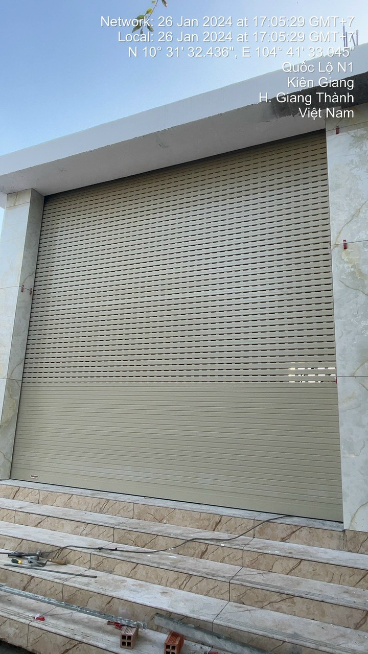 Cửa Cuốn Nhôm Lỗ Thoáng Giải Pháp Hiện Đại Cho An Ninh Và Thẩm Mỹ