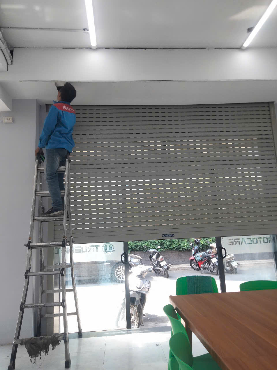 Dịch Vụ Lắp Đặt Bình Lưu Điện Cửa Cuốn Tại Thủ Đức – Giá Từ 2.300.000đ