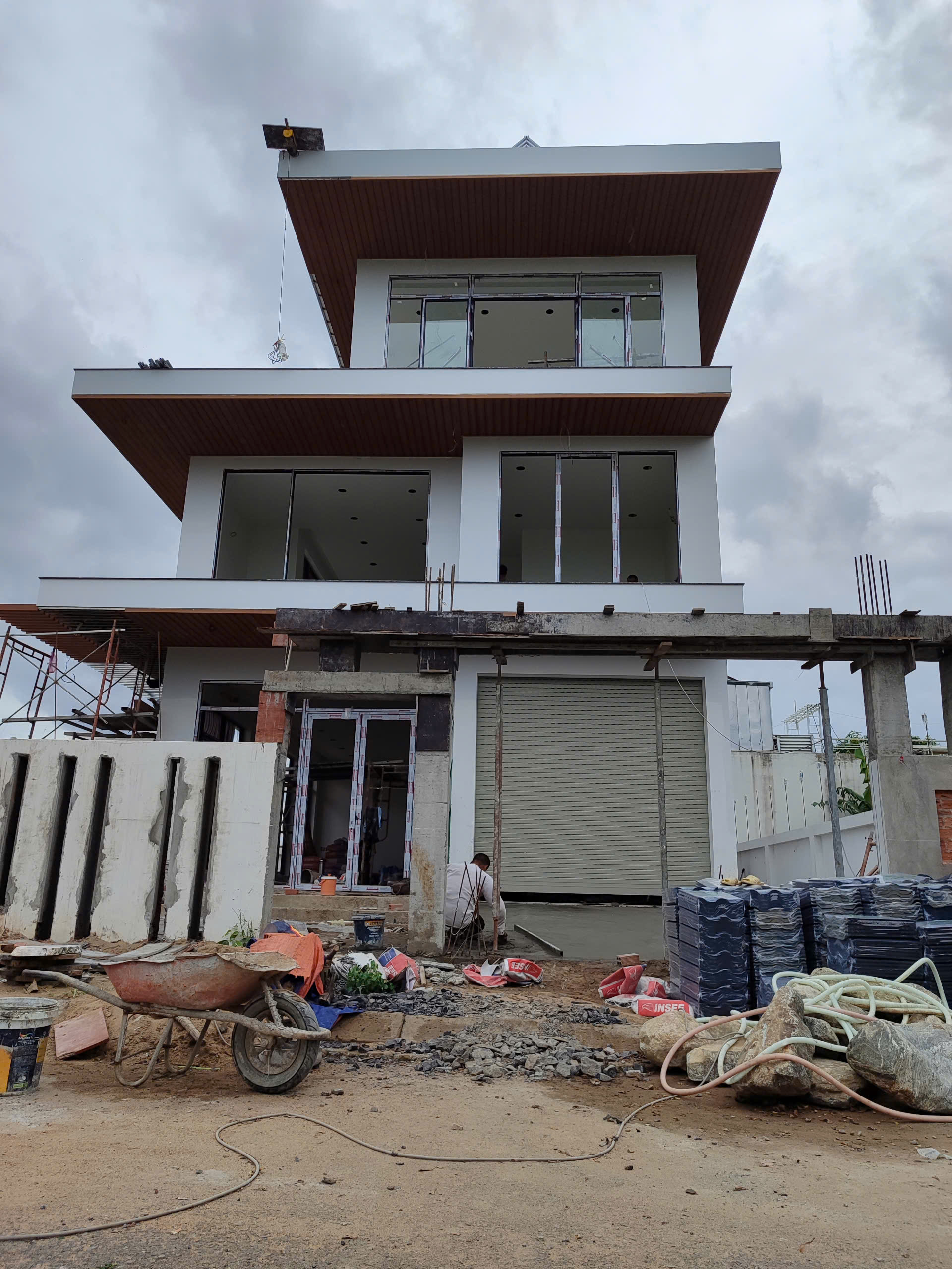 Bảng Giá Cửa Cuốn Cao Cấp tại Thủ Dầu Một Uy Tín, Chất Lượng