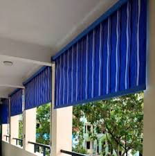Báo giá lắp đặt bạt cuốn che nắng mưa quay tay, tự rút giá rẻ, bền đẹp, chất lượng