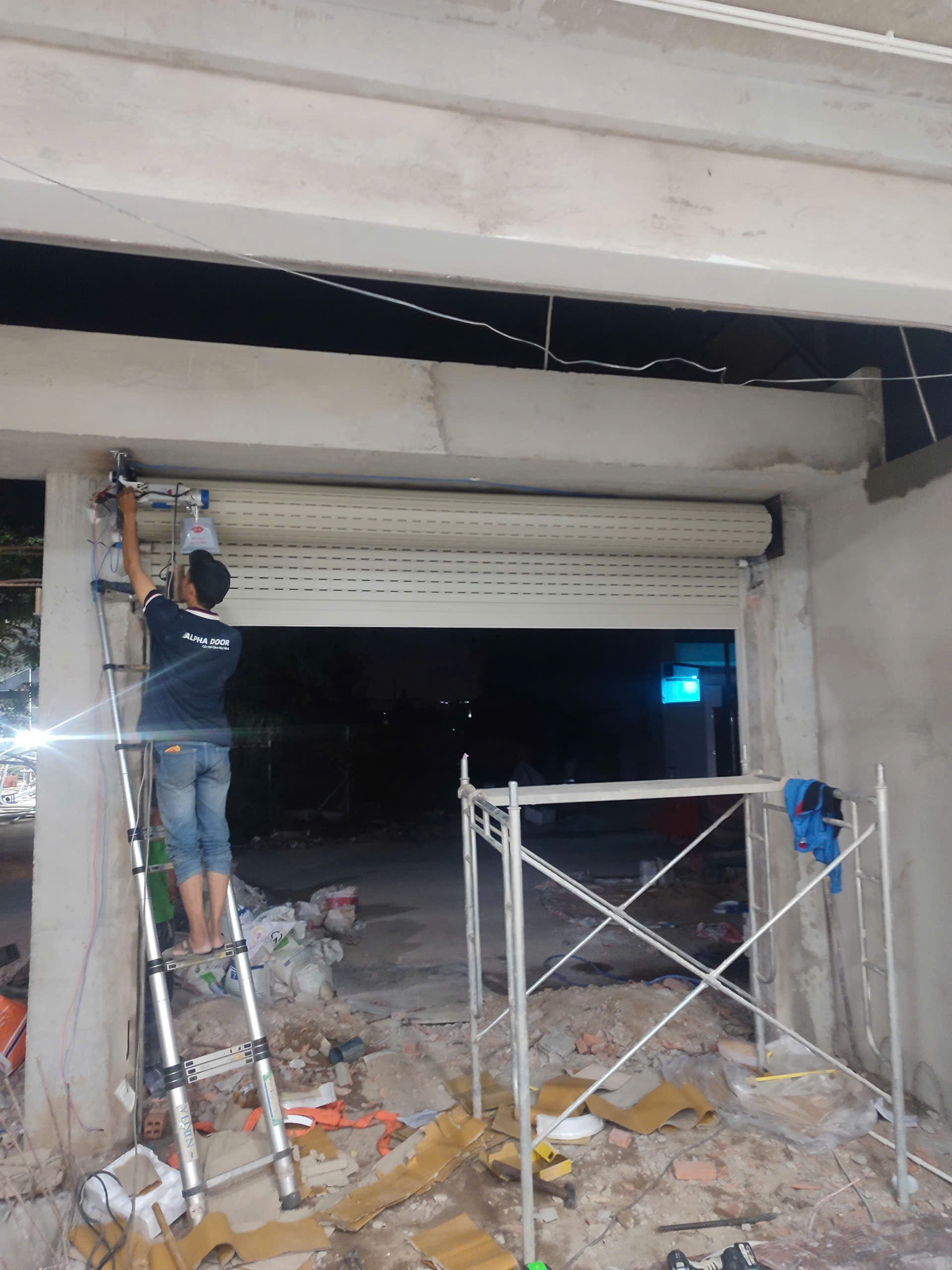 Cửa Cuốn Tại Đường Tân Sơn Nhì Giá Từ 350K/m² Thi Công Nhanh, Giá Cạnh Tranh