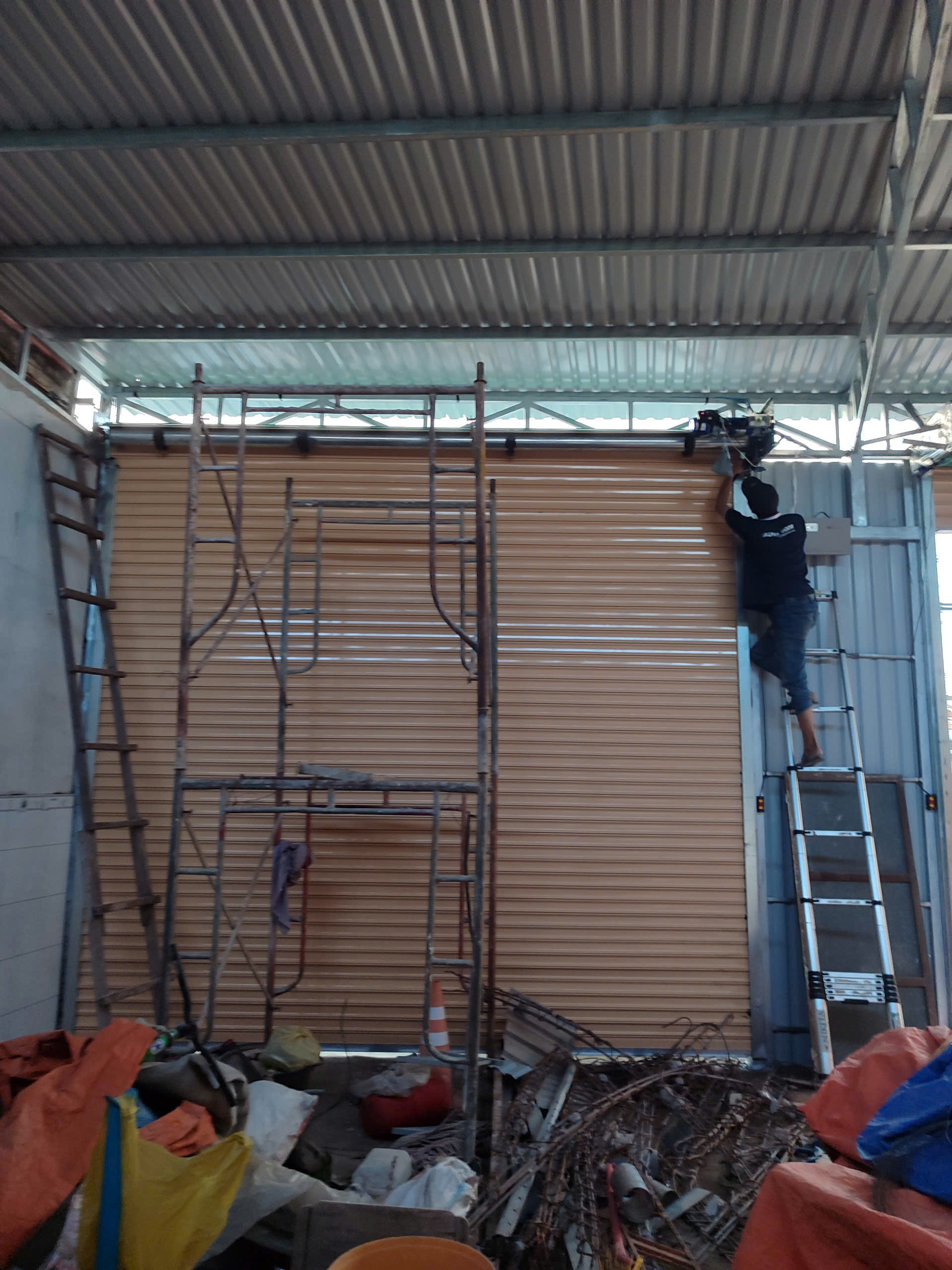 Cửa cuốn tại đường nguyễn thị tú lắp đặt và sửa chữa giá rẻ