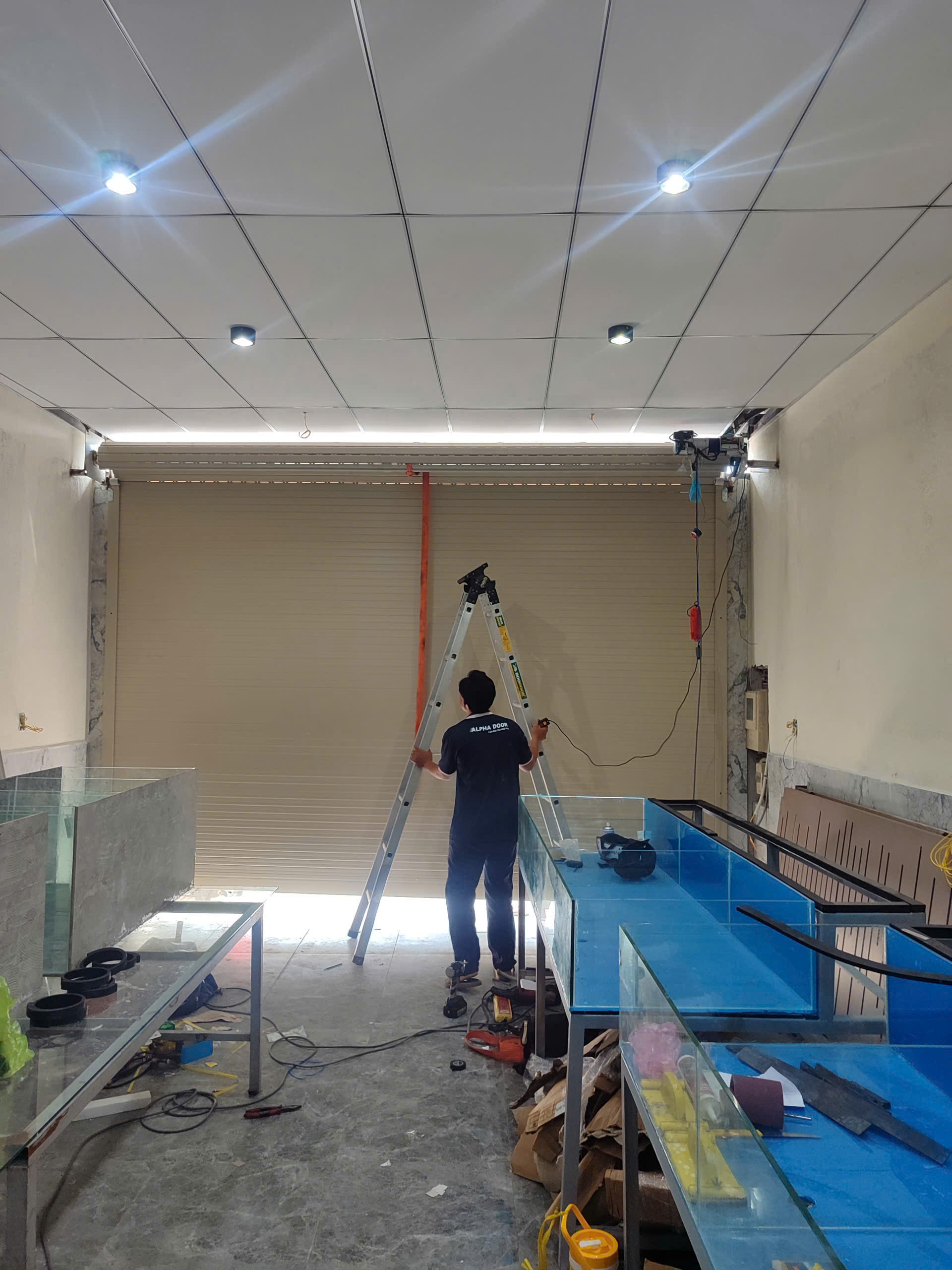 Lắp Đặt Sửa Chữa Cửa Cuốn Tại Đường Phan Văn Hớn Dịch Vụ Uy Tín
