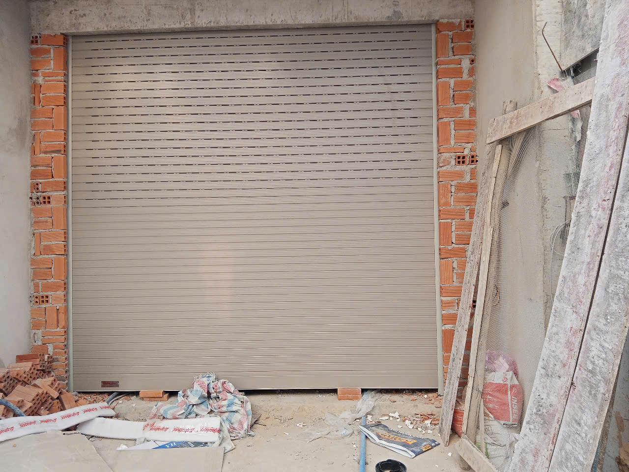 Thi Công & Sửa Cửa Cuốn Tại Đường Võ Văn Vân, Bình Chánh