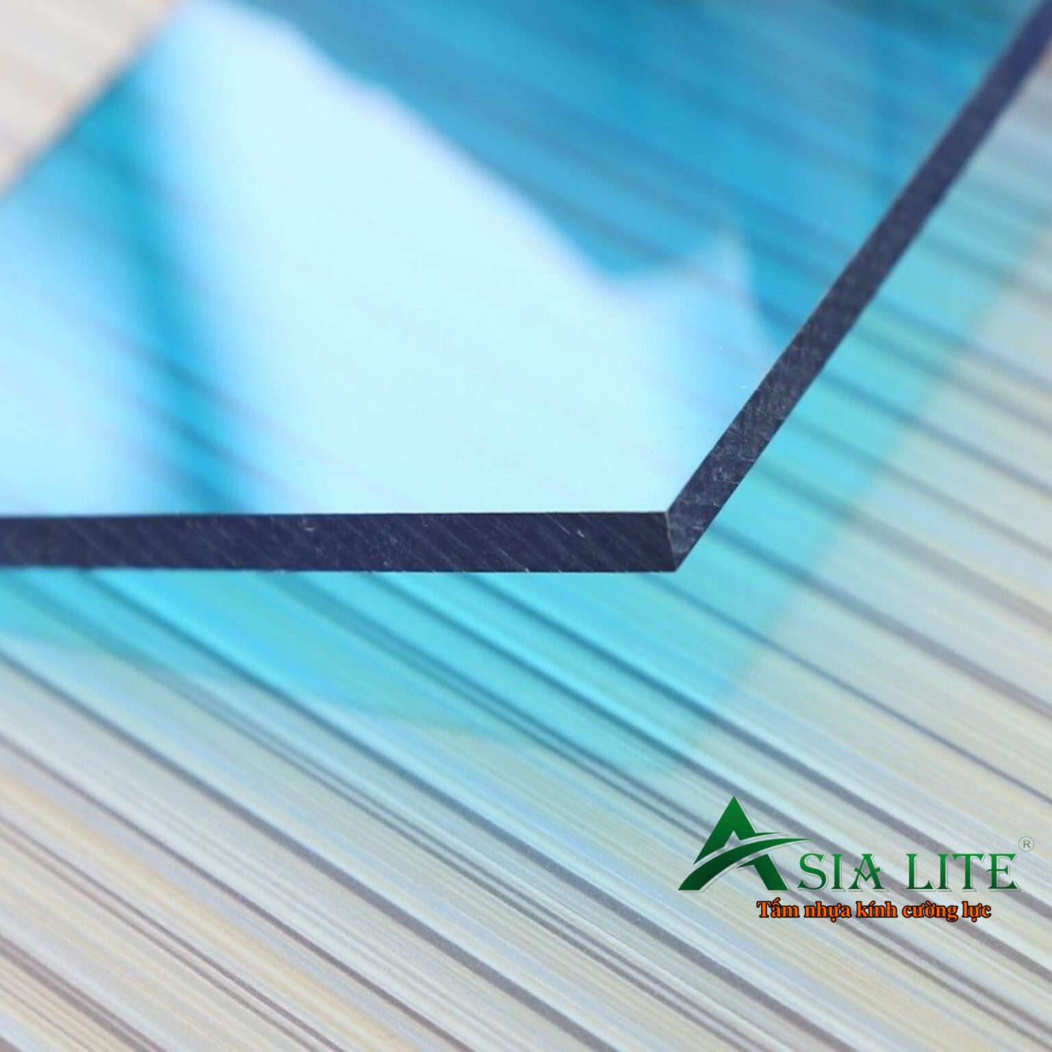 Tấm Polycarbonate Đặc Tại TPHCM Chống Nóng, Lấy Sáng Hiệu Quả
